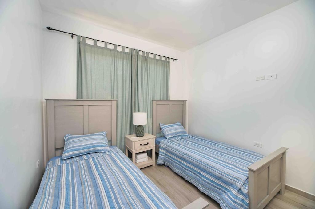 Cozy Beach Villa At The Shores 5 Minutes From The Beach West End Exterior photo