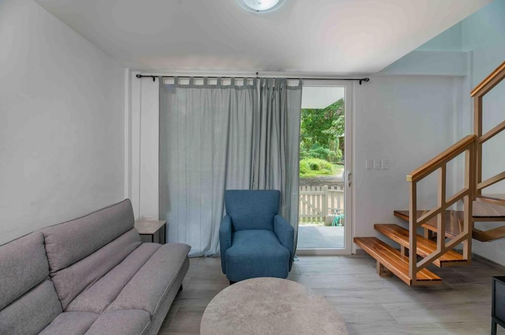 Cozy Beach Villa At The Shores 5 Minutes From The Beach West End Exterior photo
