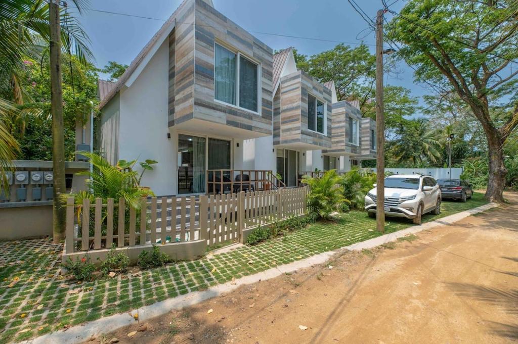 Cozy Beach Villa At The Shores 5 Minutes From The Beach West End Exterior photo