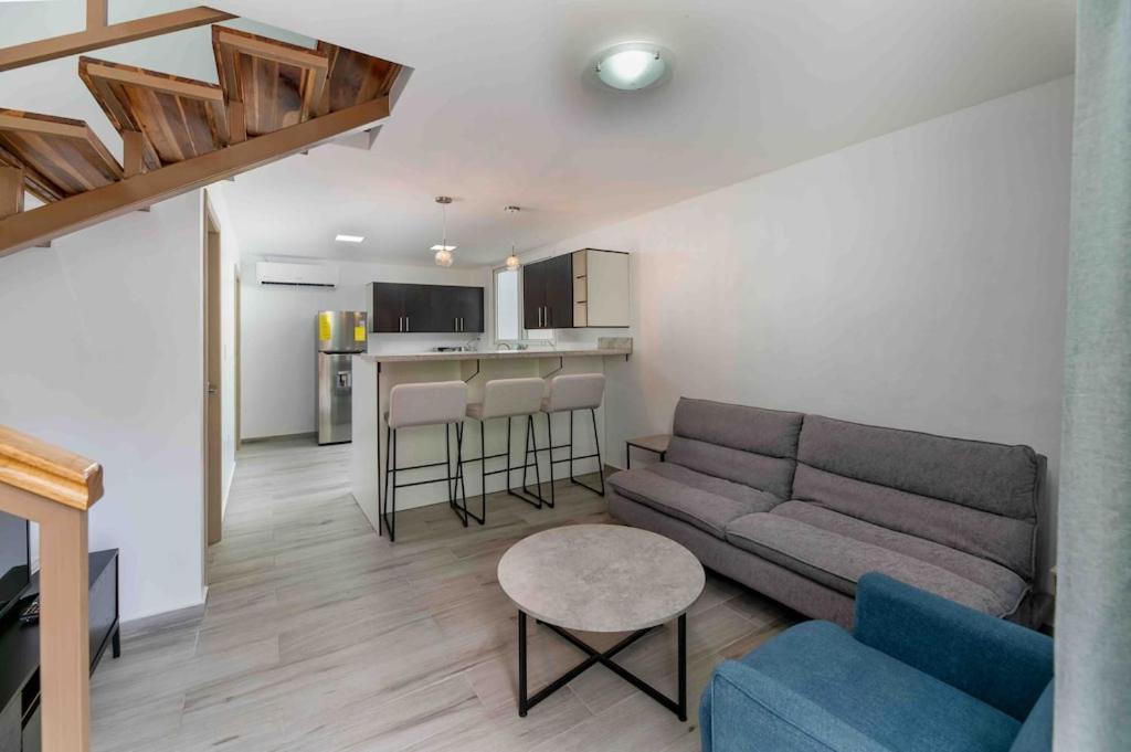 Cozy Beach Villa At The Shores 5 Minutes From The Beach West End Exterior photo