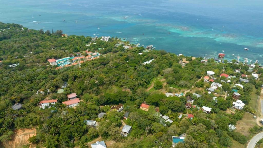 Cozy Beach Villa At The Shores 5 Minutes From The Beach West End Exterior photo